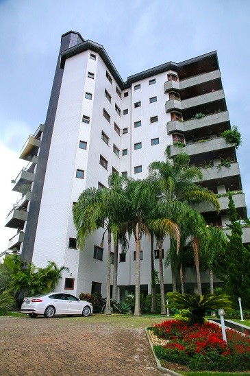 Apartamento de 3 dormitorios y 3 aparcamientos en Santa Cruz do Sul